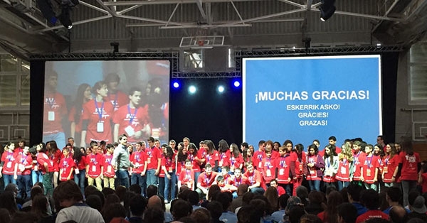 Els dos equips de rob&ograve;tica de l&rsquo;Escola classificats per les finals internacionals 2016 de la First Lego League