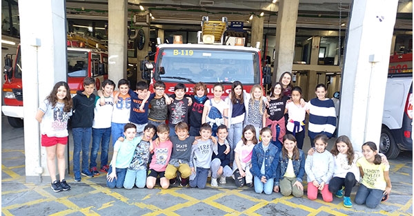 4t de prim&agrave;ria visita el parc de Bombers