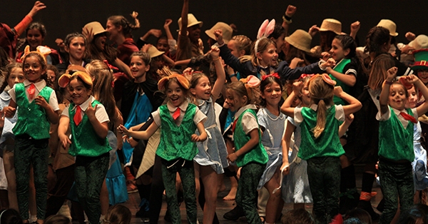 Misteri a la Biblioteca, gran &egrave;xit al X&egrave; Festival de Dansa de l&rsquo;Escola