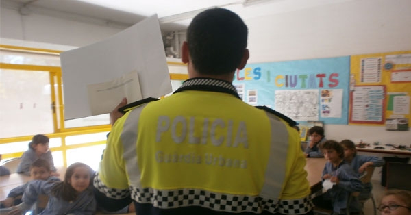 Un gu&agrave;rdia urb&agrave; a l'Escola