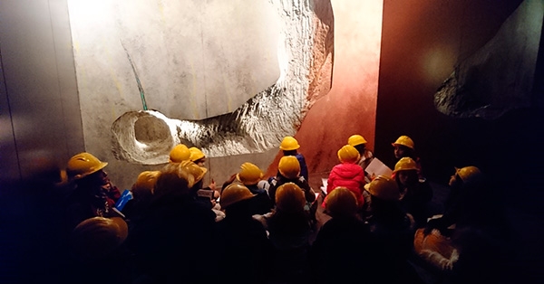 Els alumnes de 5&egrave; visitem el Parc Arqueol&ograve;gic de les Mines de Gav&agrave;.