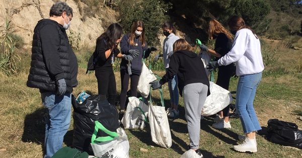 L&rsquo;alumnat de 4t ESO participa en la neteja d&rsquo;una zona del Parc de Collserola