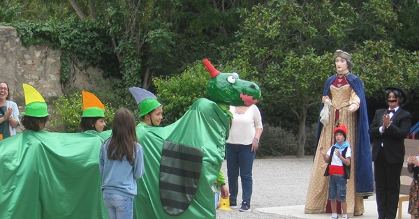 La b&egrave;stia BRILLANT visita Infantil