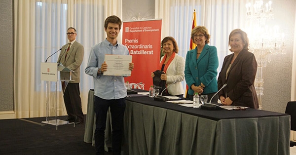 La consellera d'Ensenyament, Irene Rigau, atorga els Premis Extraordinaris de Batxillerat a 26 alumnes