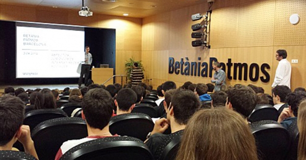 Confer&egrave;ncia sobre xarxes socials