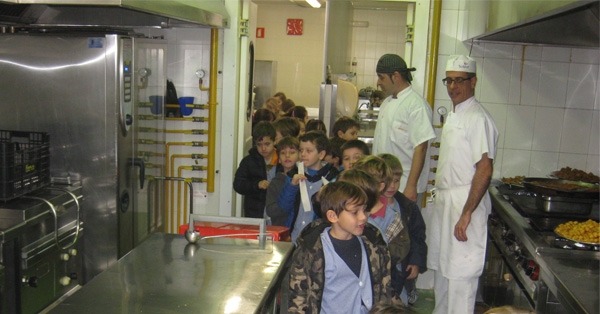 Visitem la cuina de l'Escola.